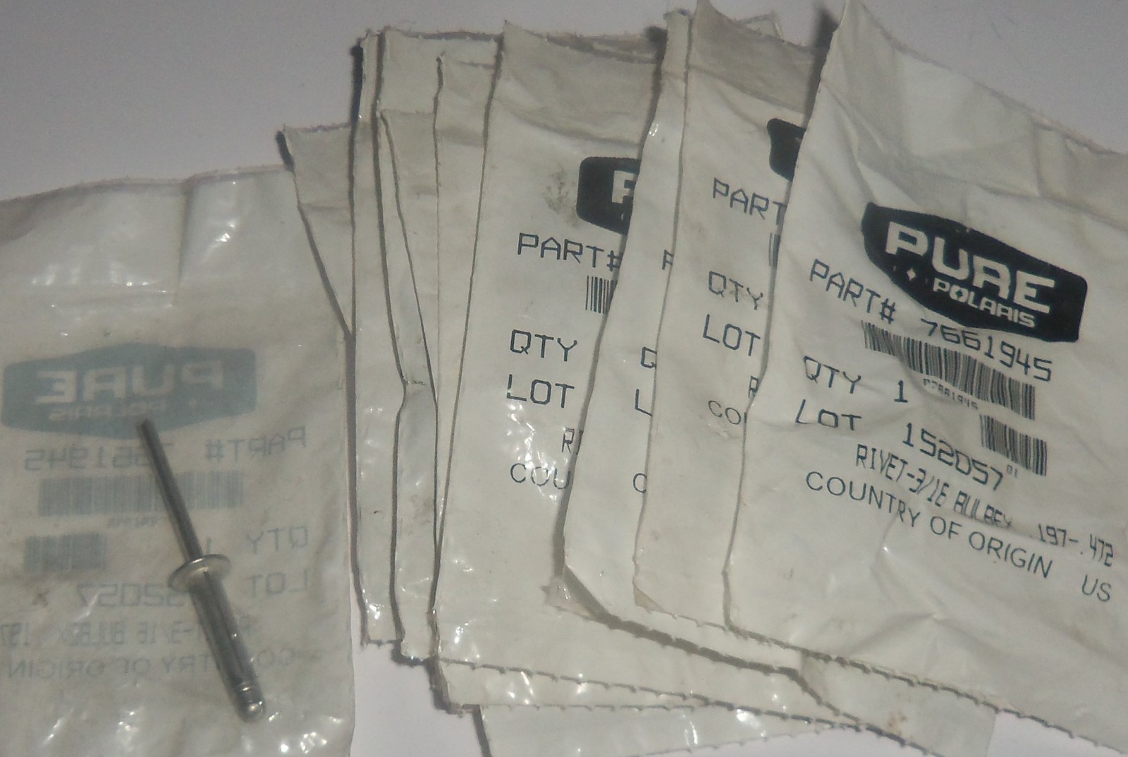 POLARIS OEM NOS SNOWMOBILE RIVET PACK OF 12	7661945