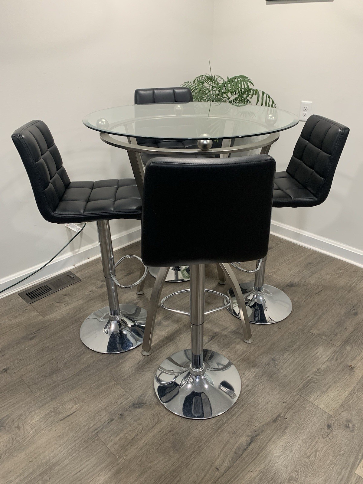 Dining Table and Chair Set
