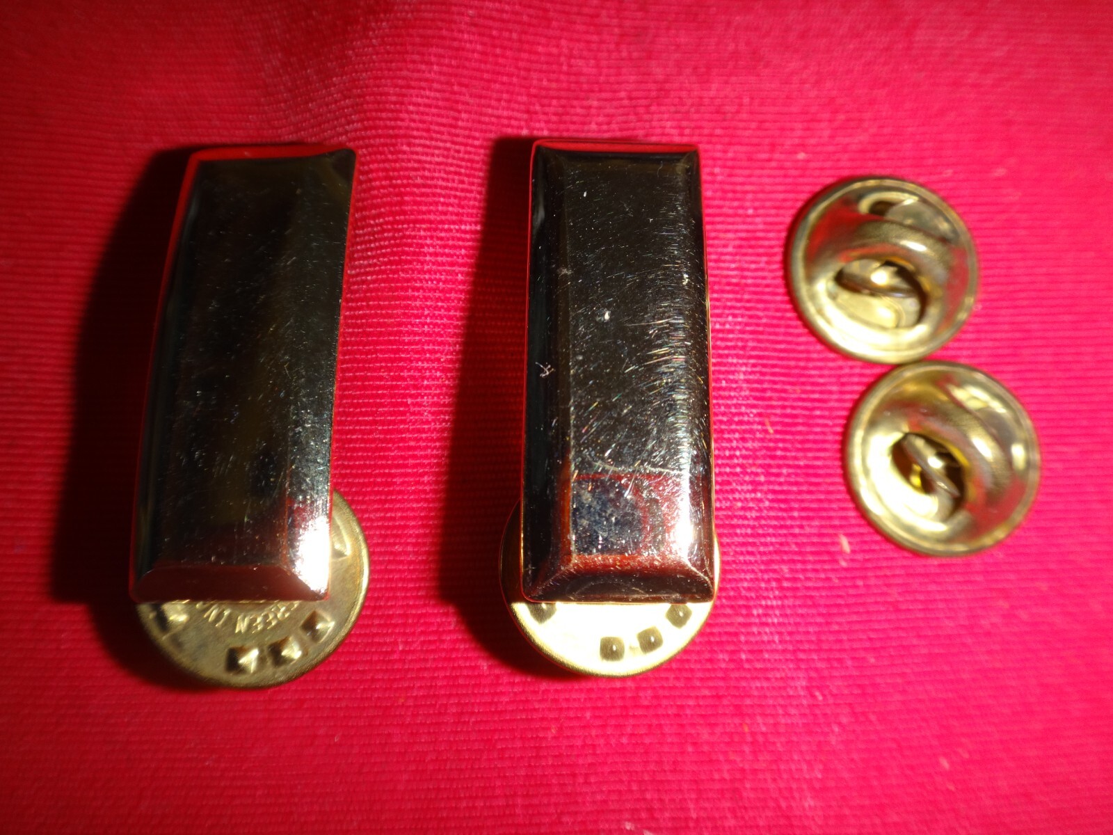 Pair Of US Army 2nd LIEUTENANT Rank Brass Badges *Regular Size*