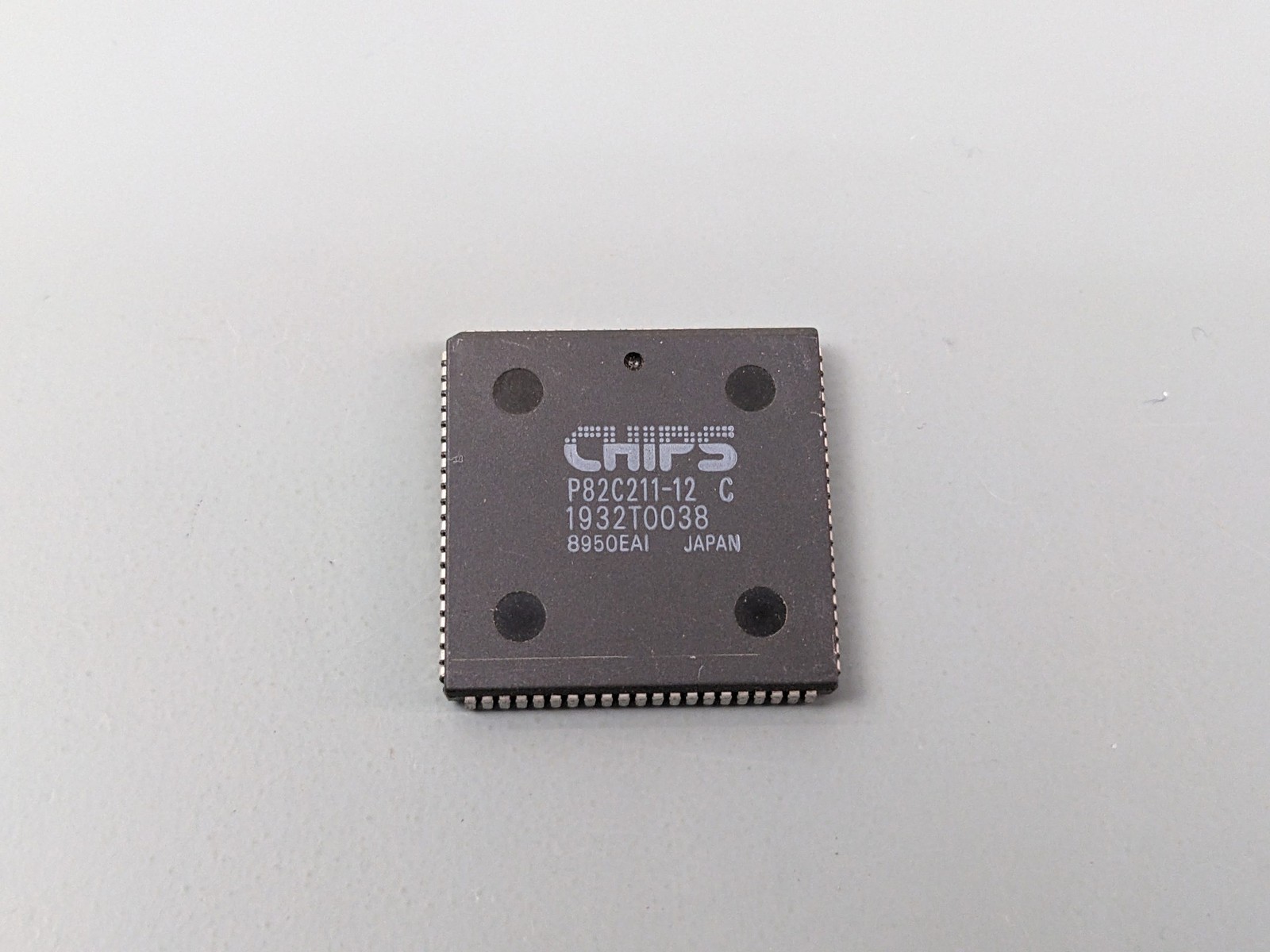 Chips P82C211-12 C Enhanced AT Chipset IC, PLCC, Good