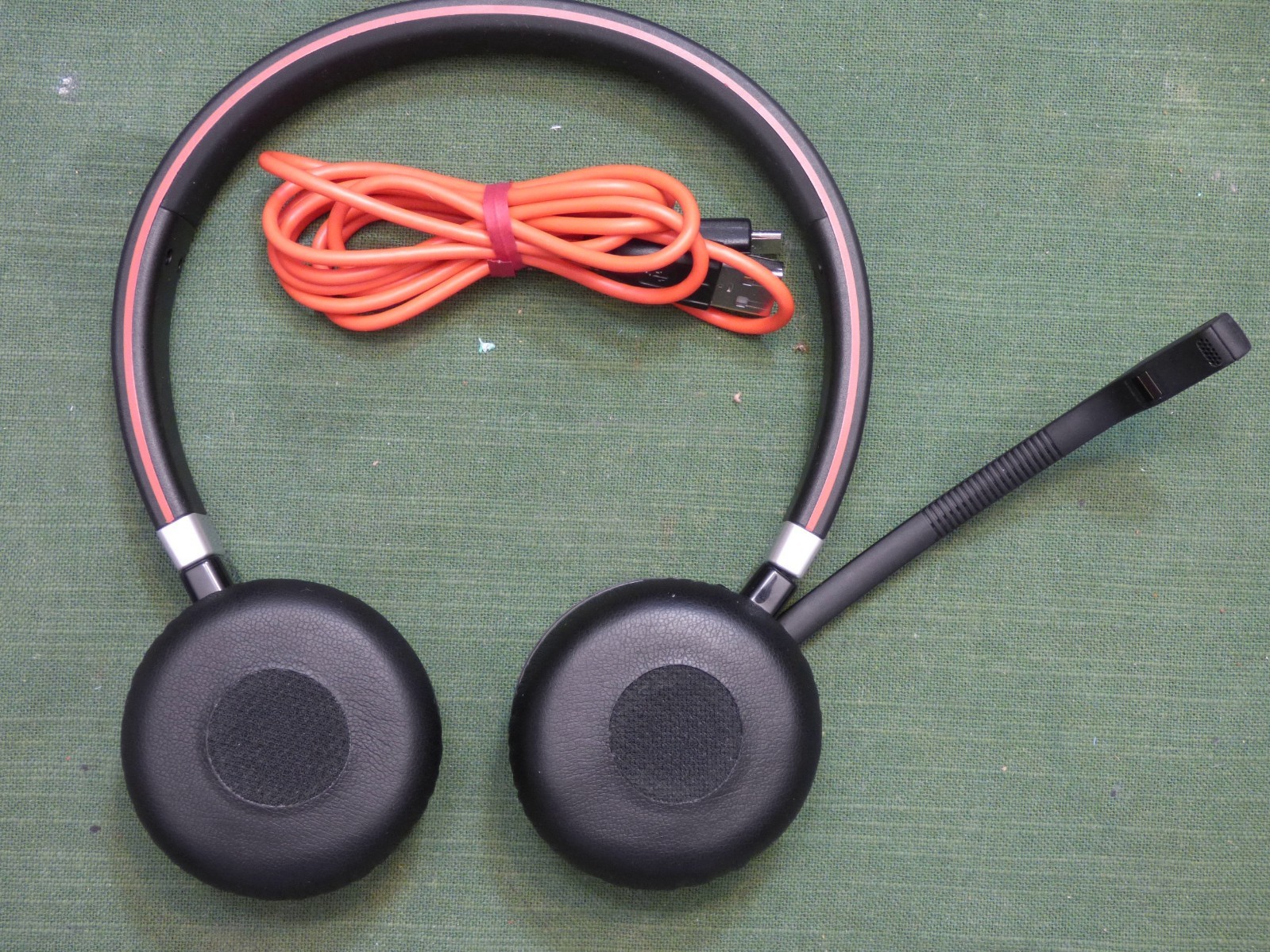 Jabra Evolve 65, Bluetooth On-Ear Headset Boom Mic, w/Soft Case, Tested, Exc+