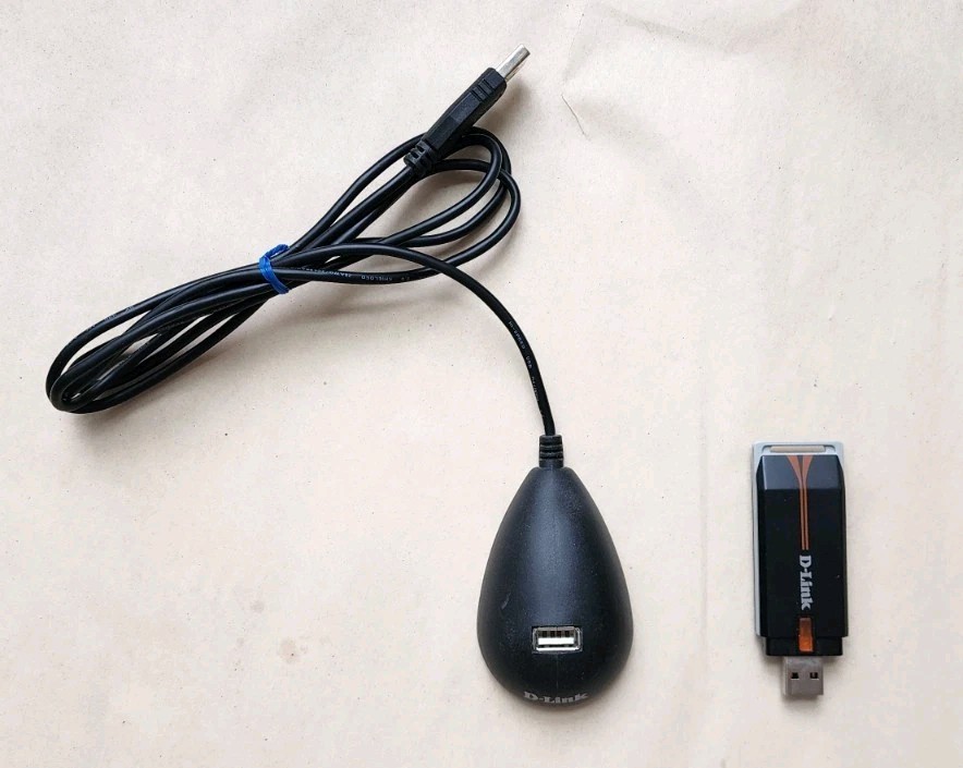D-Link WUA-2340 Wireless USB WiFi Adapter w/ Base Stand Dock Cradle - Tested