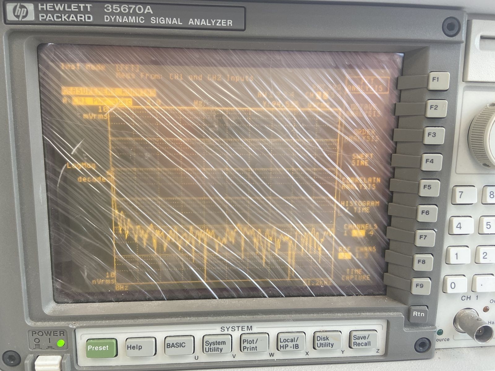 HP 35670A FFT Dynamic Signal Analyzer OPT: 1D2 1D3 1D4 AY6 Delaminated Display