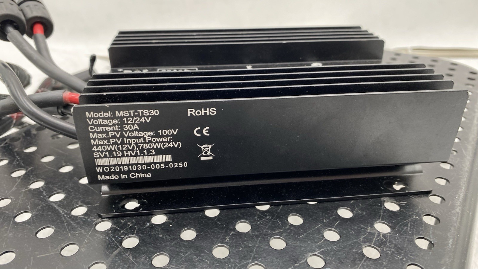 MERLIN SOLAR MST-TS30 MPPT SOLAR CHARGE CONTROLLER TESTED