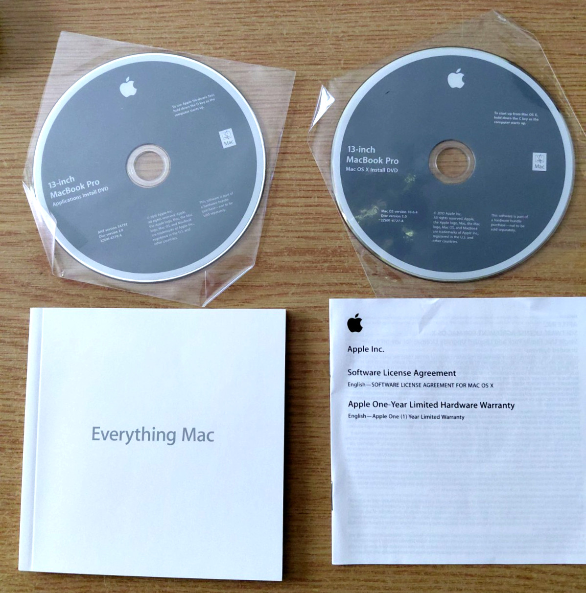Apple: 13 Inch MacBook Pro OS X Install, Disc 1 & 2 & Manual - Nice/Free Ship