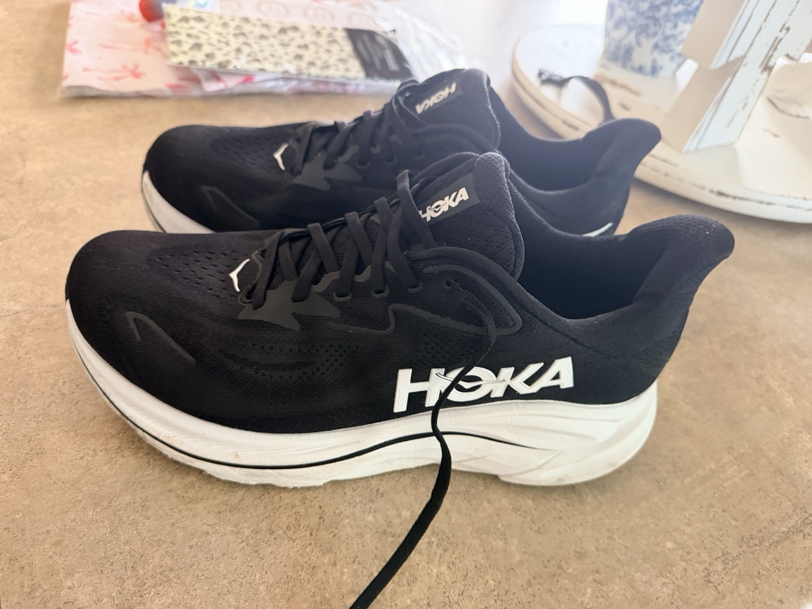 HOKA Clifton 10 Men's Running Shoes Black White 4E Wide Mesh Lightweight 11.5