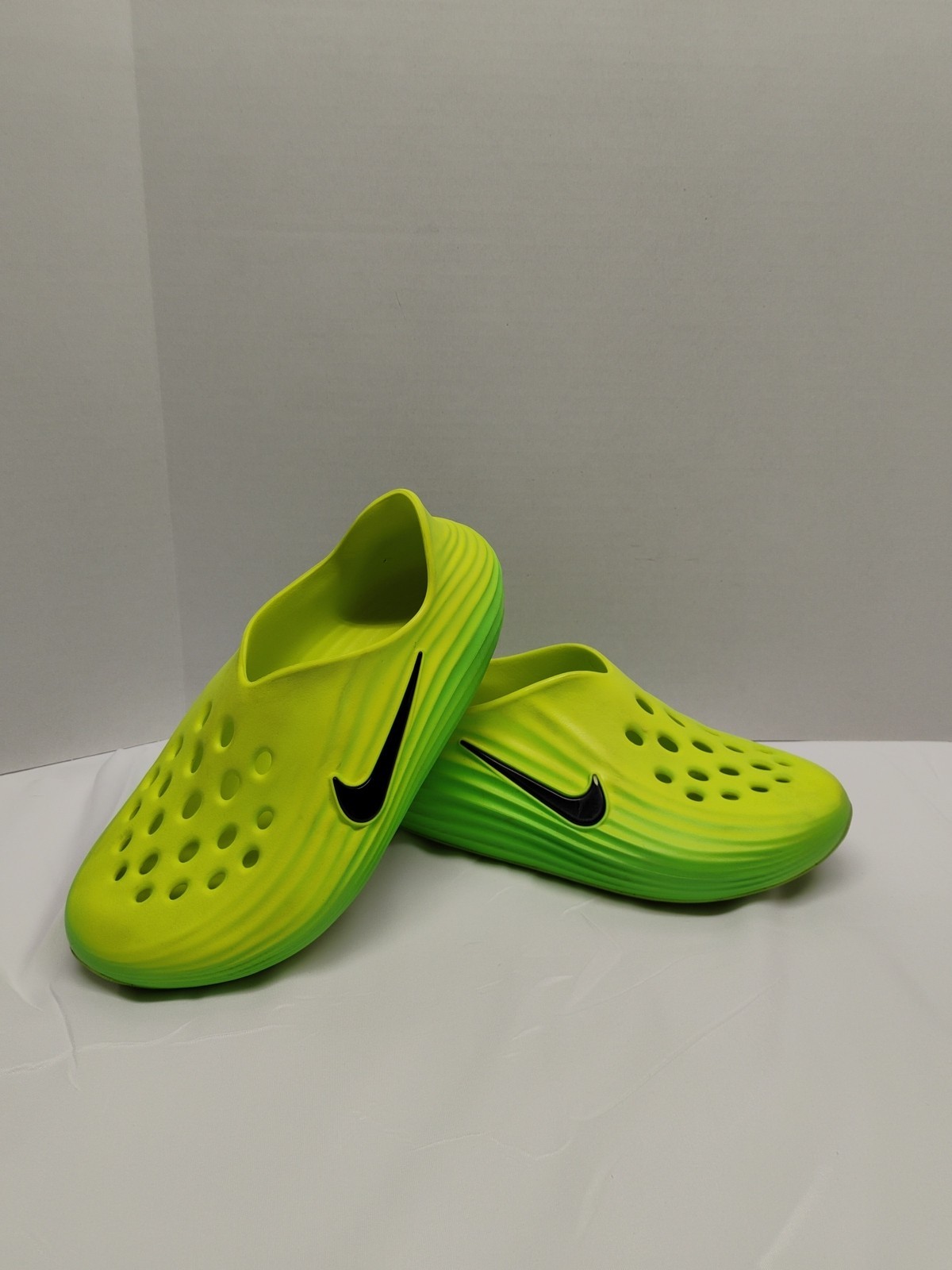 Nike ReactX Rejuven8 Green Yellow Clogs Men 6 Women 7 Youth 6