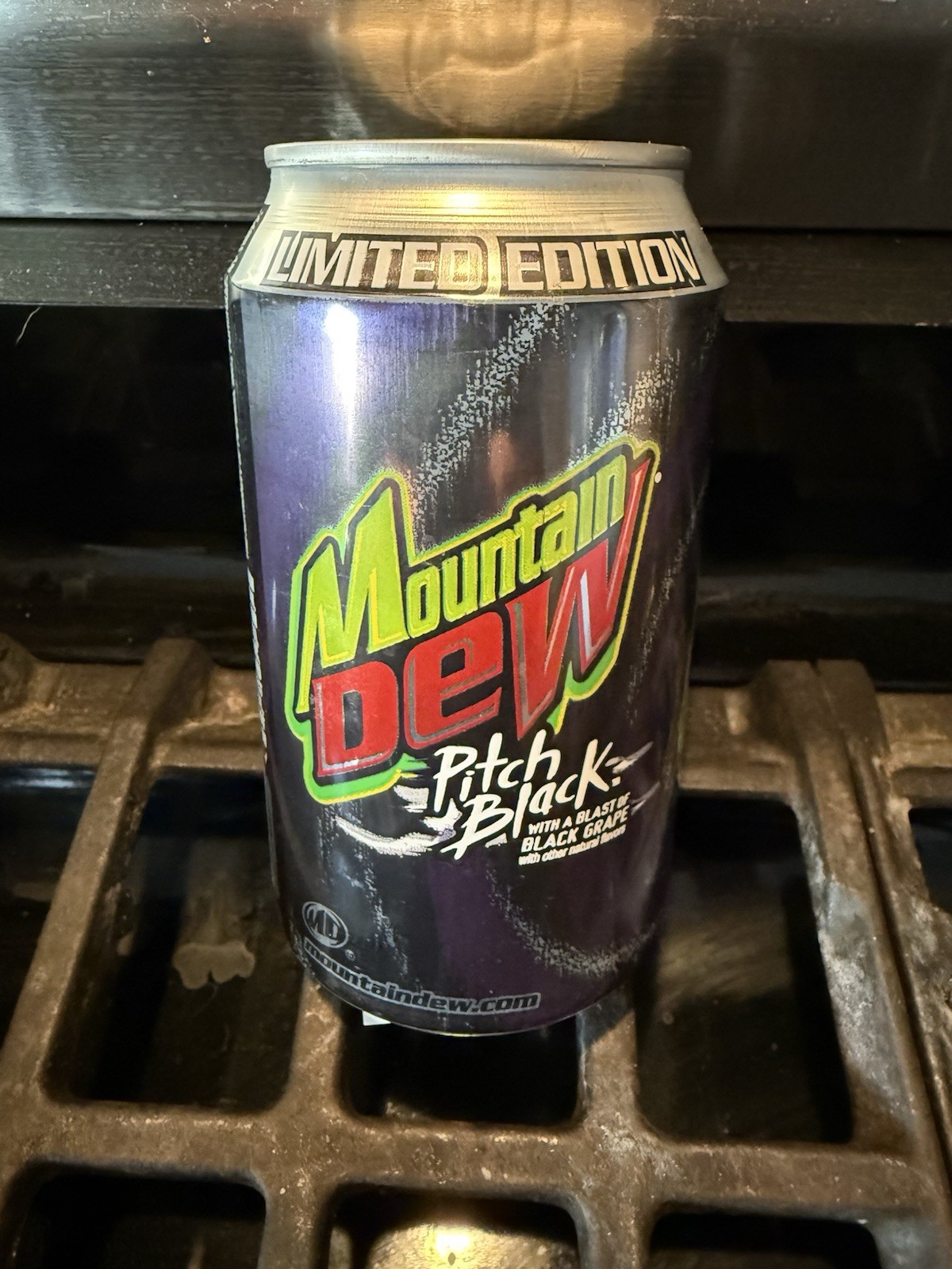 2004 12oz. MTN DEW SODA 🥤 CAN ( PITCH BLACK) EMPTY BOTTOM OPENED