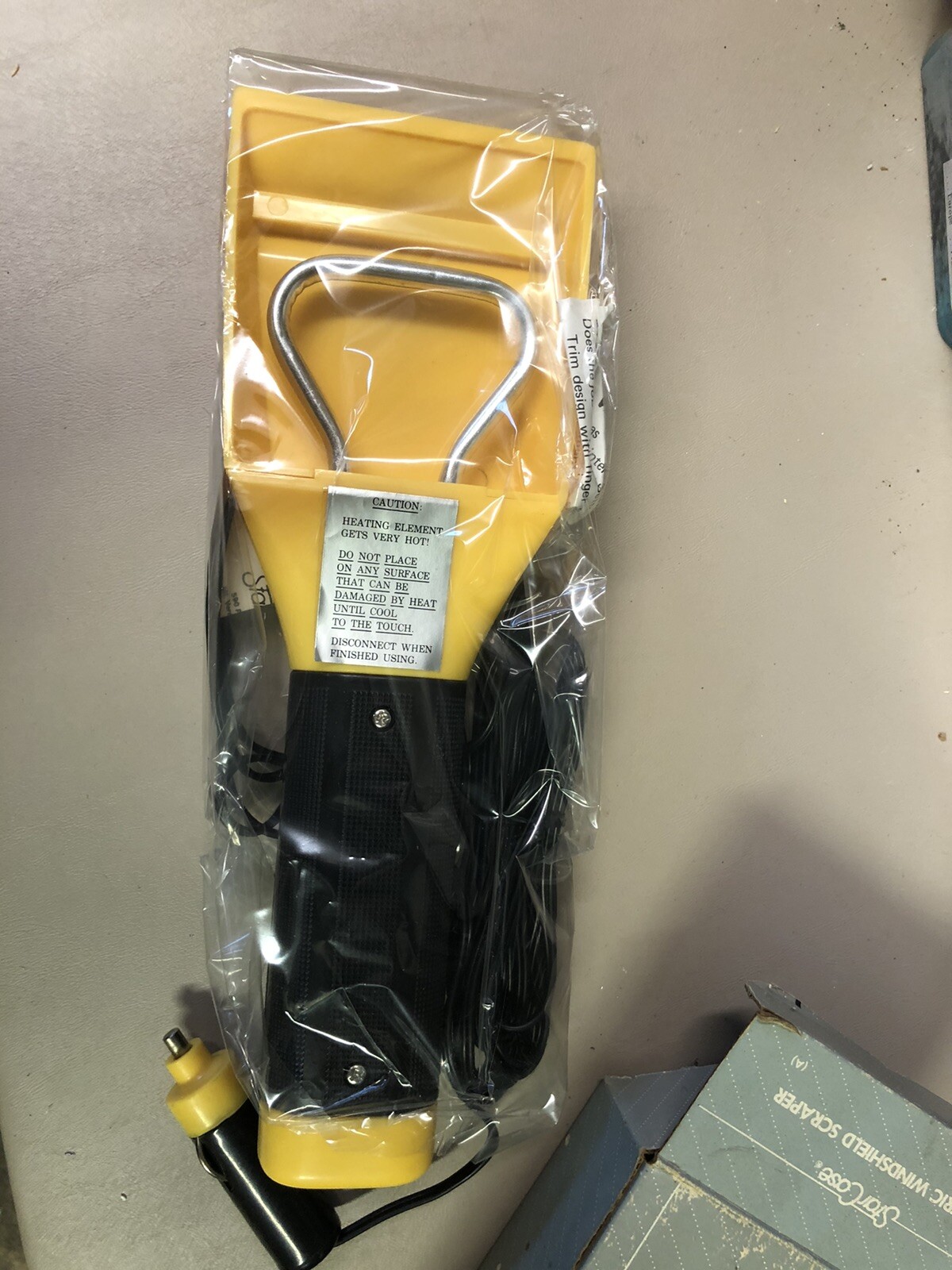 Vtg Star Case Electric Windshield Scraper