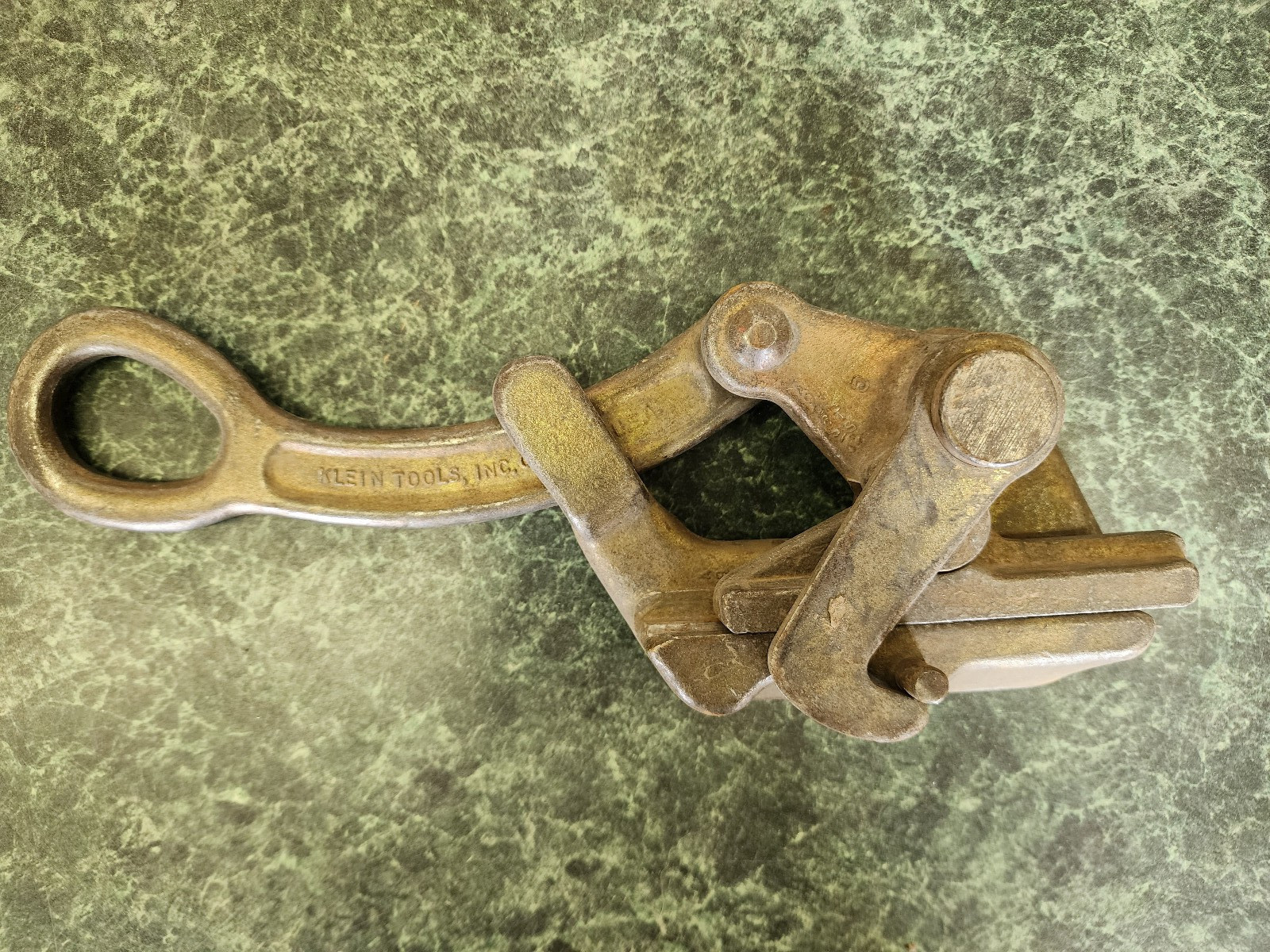 Klein Knurled Parallel Jaw Grip 10,000lbs, 4-3/8 Inch Length, 1686-20