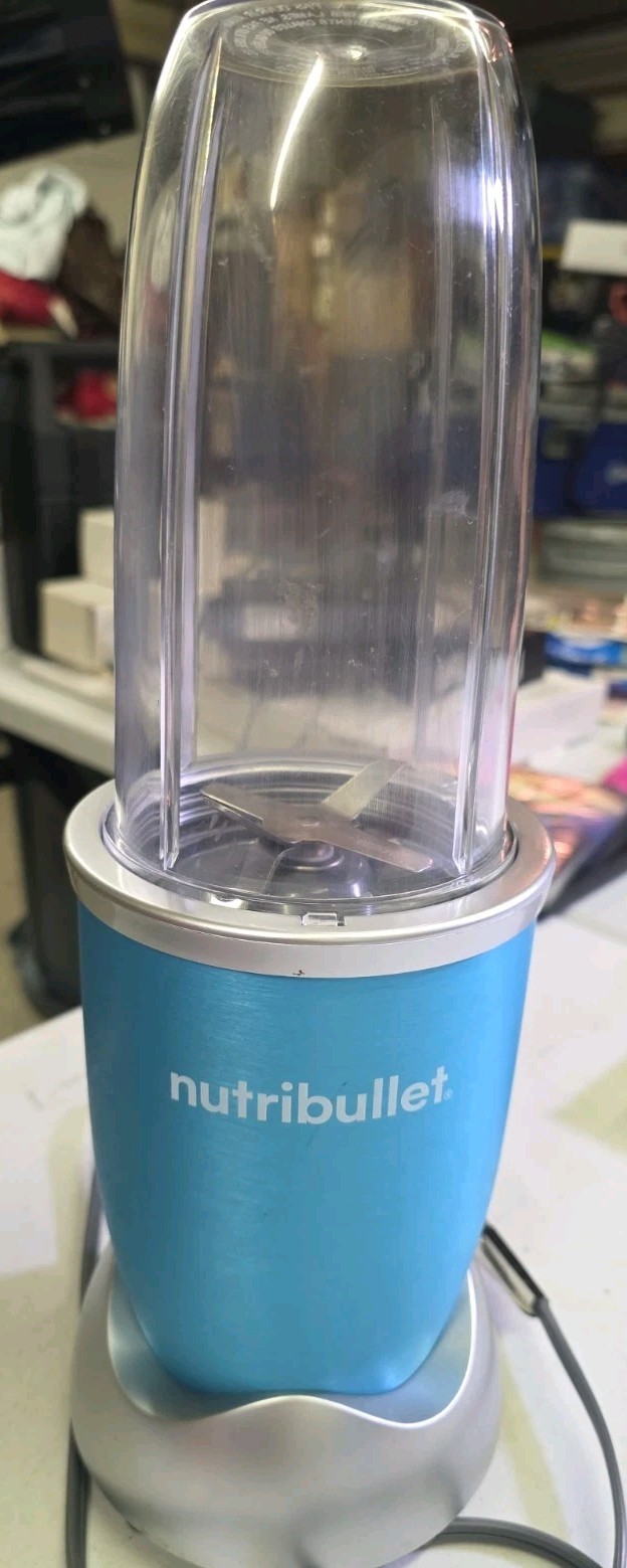 NutriBullet Pro 900 Personal Blender Blue Edition With Attachment Cup