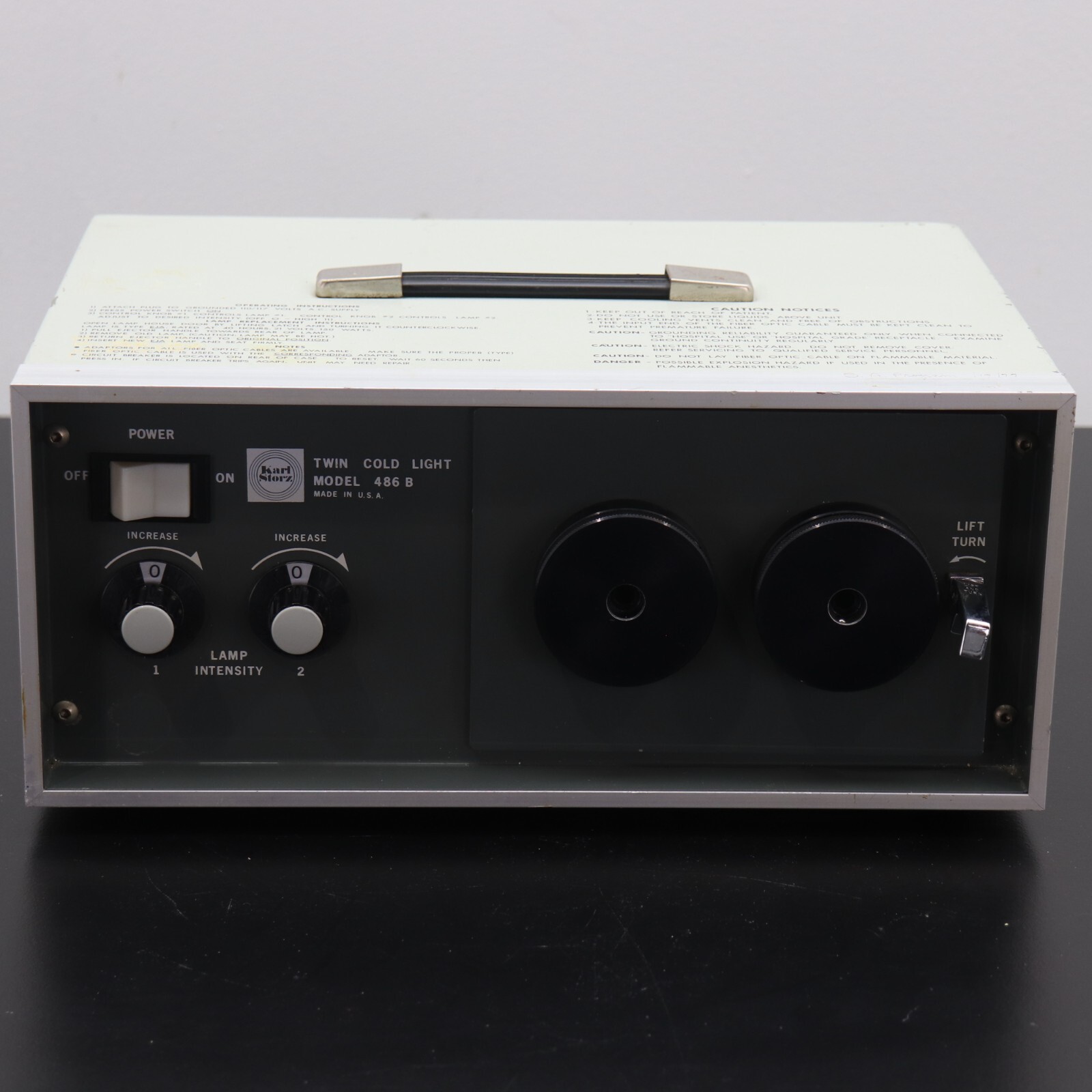 Endoscopy-America 486 B Twin Cold lIght Source Illmuminator