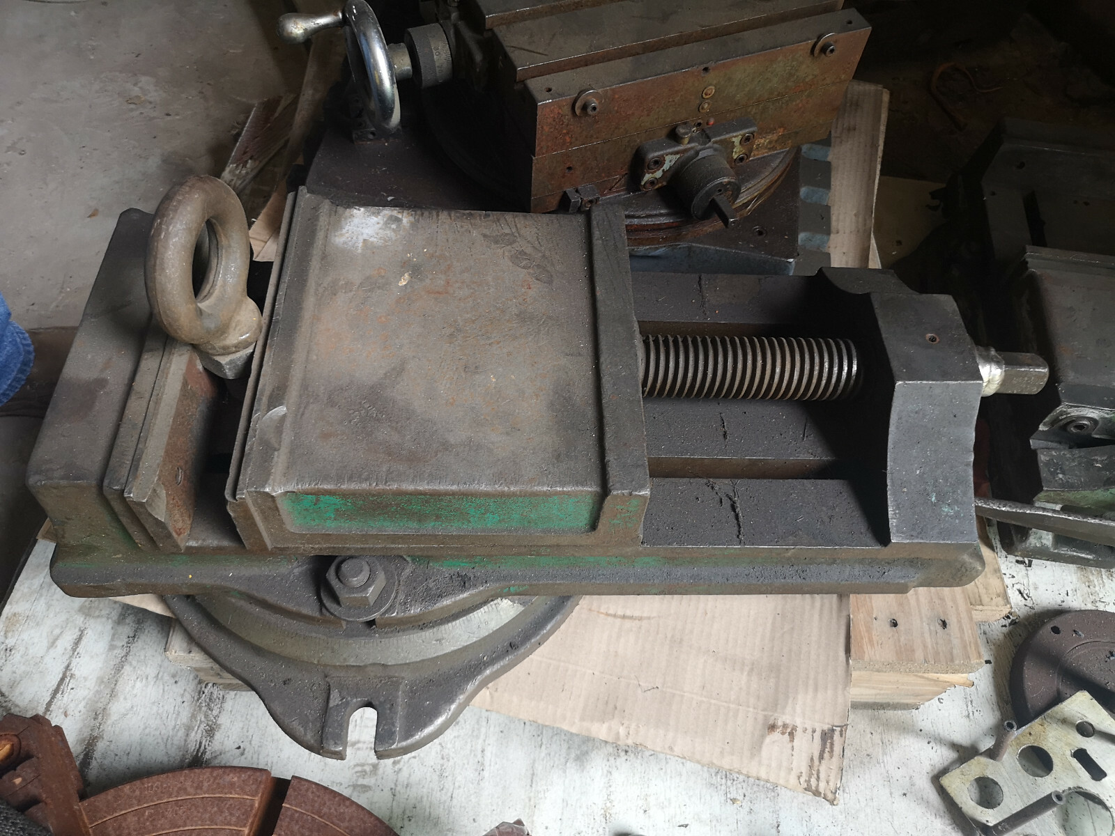 10" heavy duty vice with swivel Base 249C