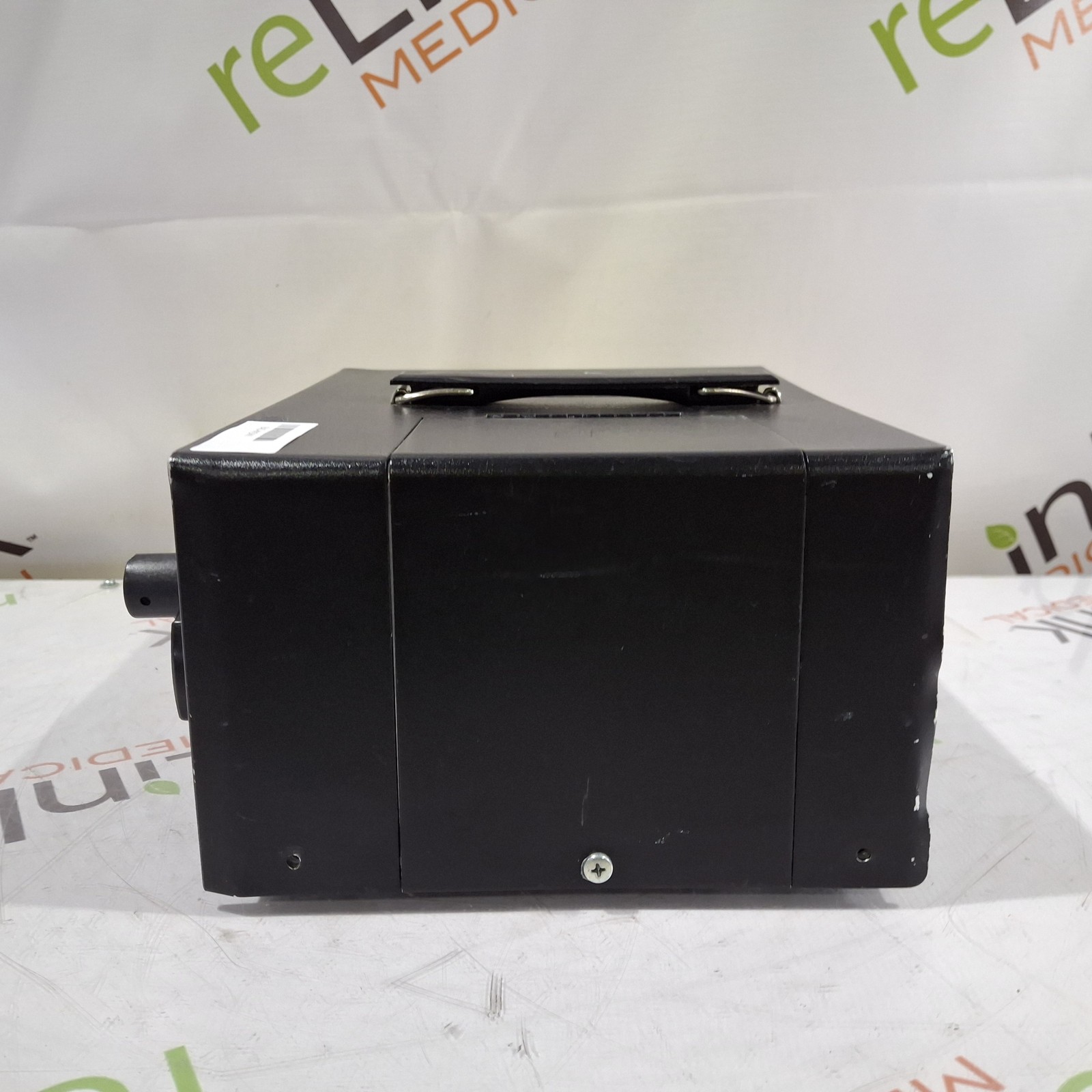 BFW, Inc. Maxenon Xi 300 Light Source