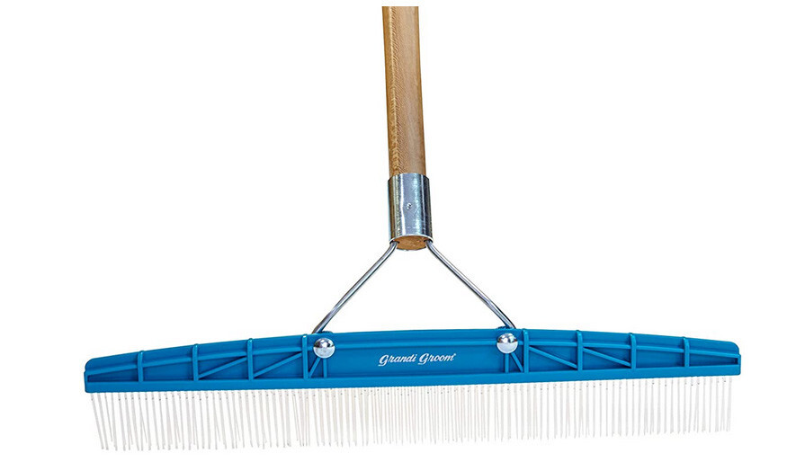 AB24 Grandi Groomer Carpet Rake 18 inch head & pole Great for Scrubbing Carpets