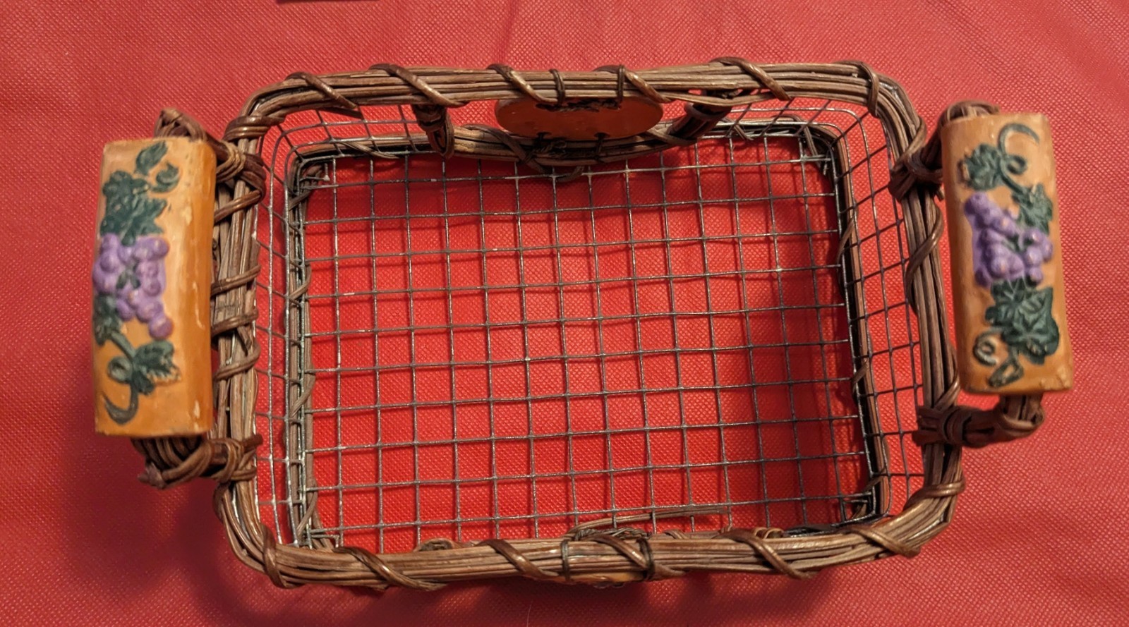 Vintage Rustic Vineyard-Style Serving Basket