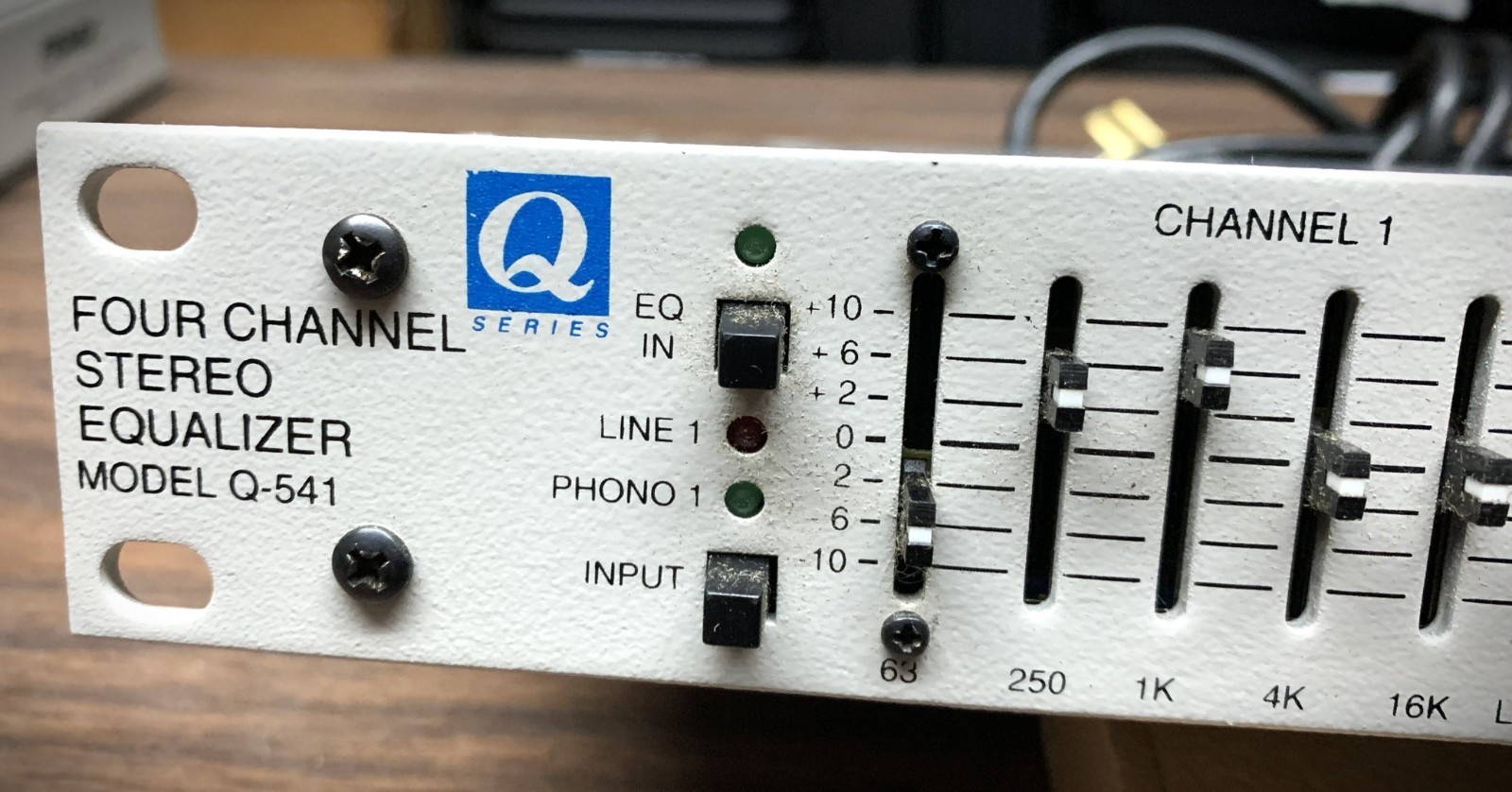 FURMAN Q-541 Four Channel 5 band Stereo Graphic Equalizer !
