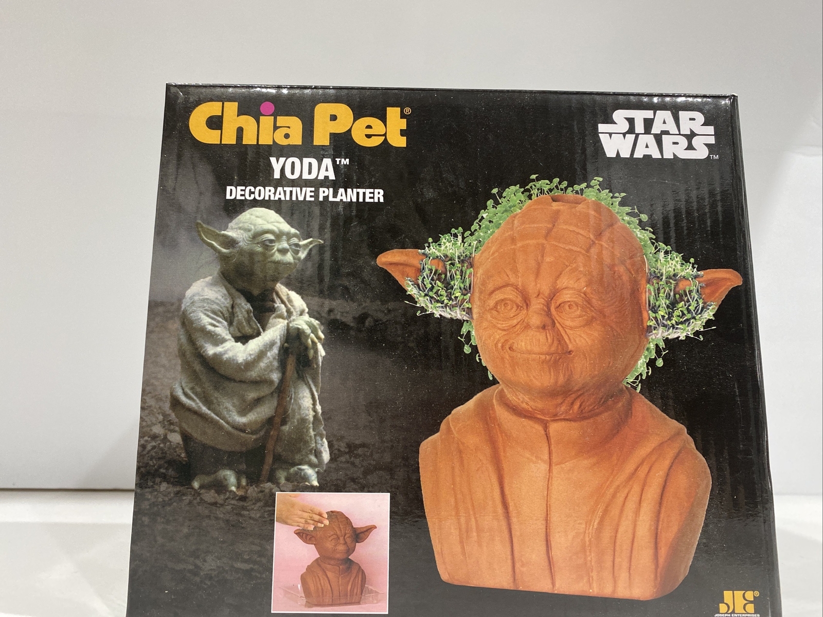 Chia Pet Star Wars Yoda with Seed Pack Decorative Pottery Planter *NEW*