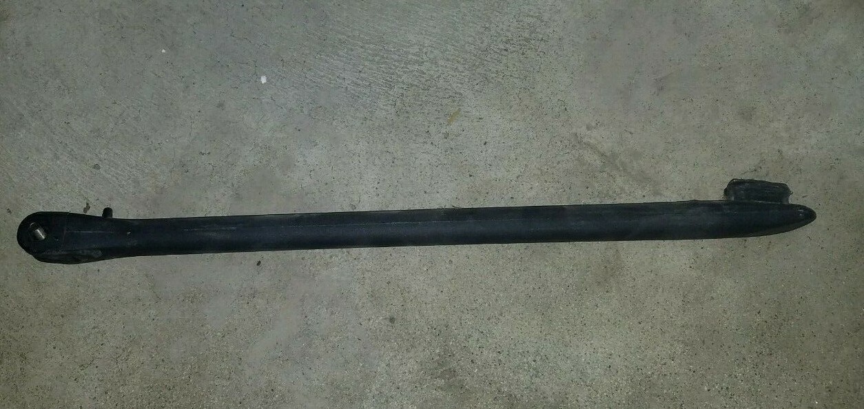 International 2509069C91 RH Upper Door Mirror Mounting Bracket Bar