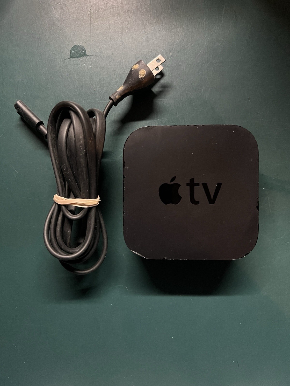 Apple TV A1625 No Remote No HDMI, With Power Cord, Tested Working