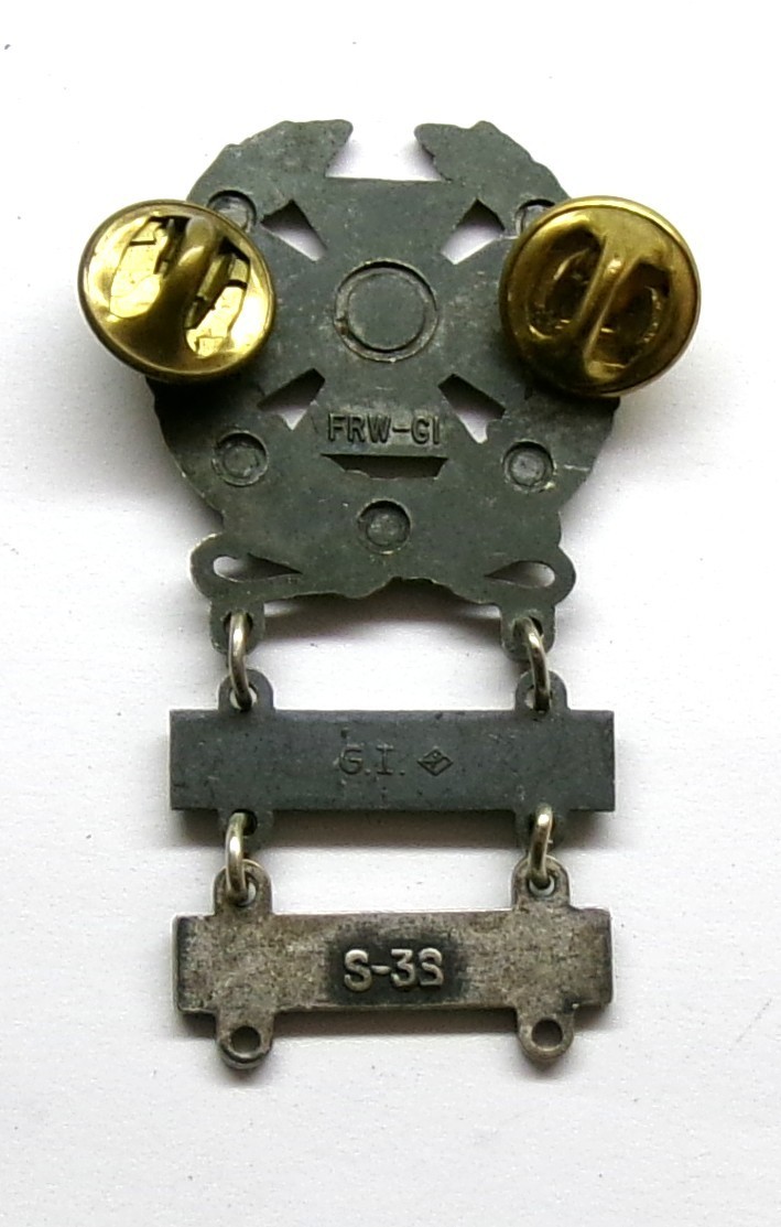 U.S. Army Basic Qualification Expert Badge & RIFLE M-60 BARS