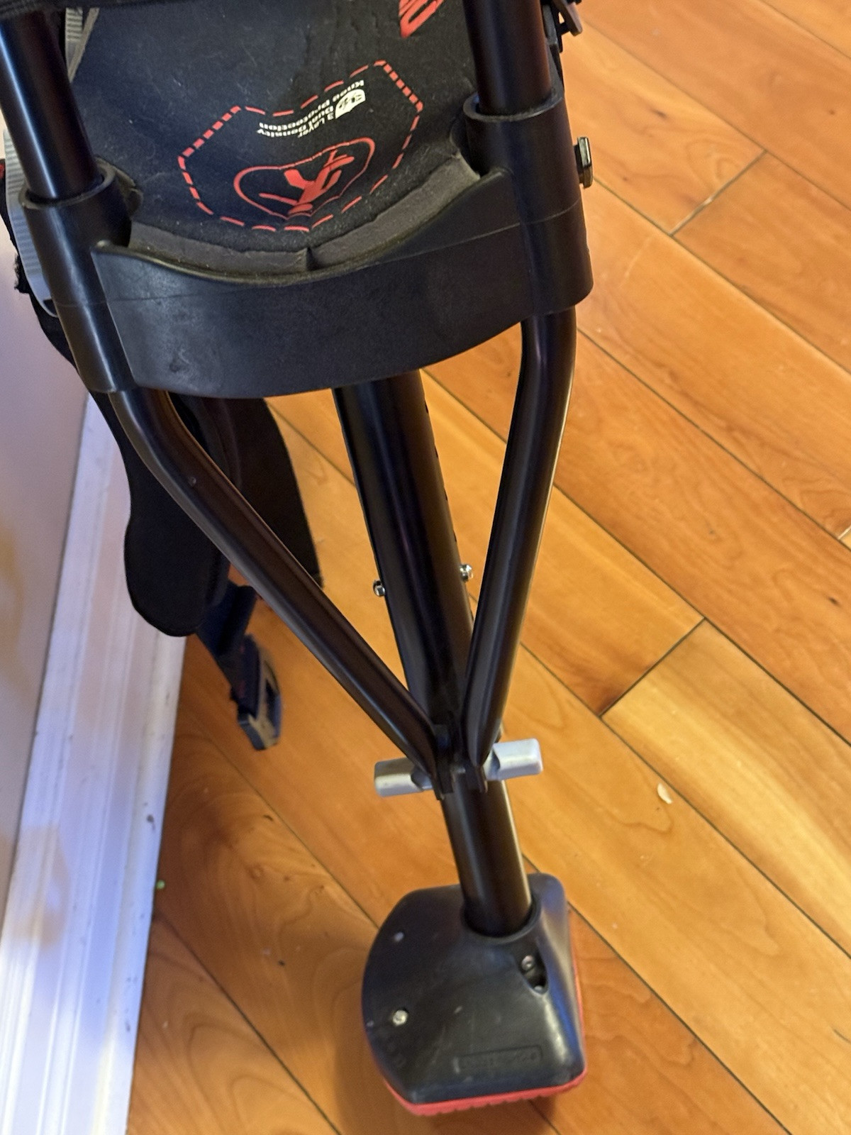 New: IWALK Hands Free Crutch Model 2.0 Great Condition