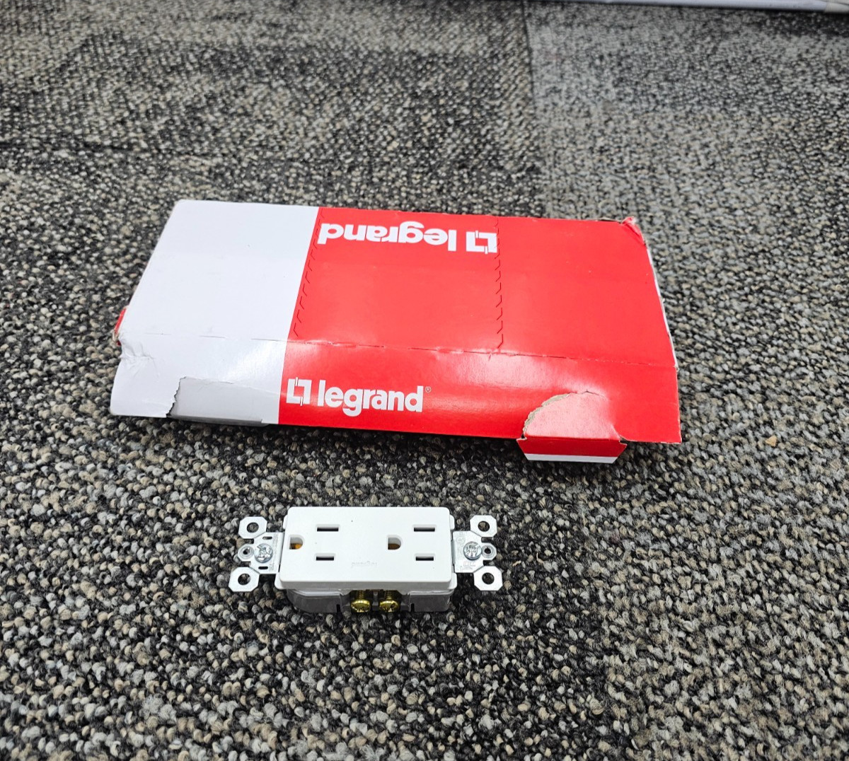 (QTY 20) Legrand 885TRW Radiant 15A 125V Tamper Resistant Receptacle White