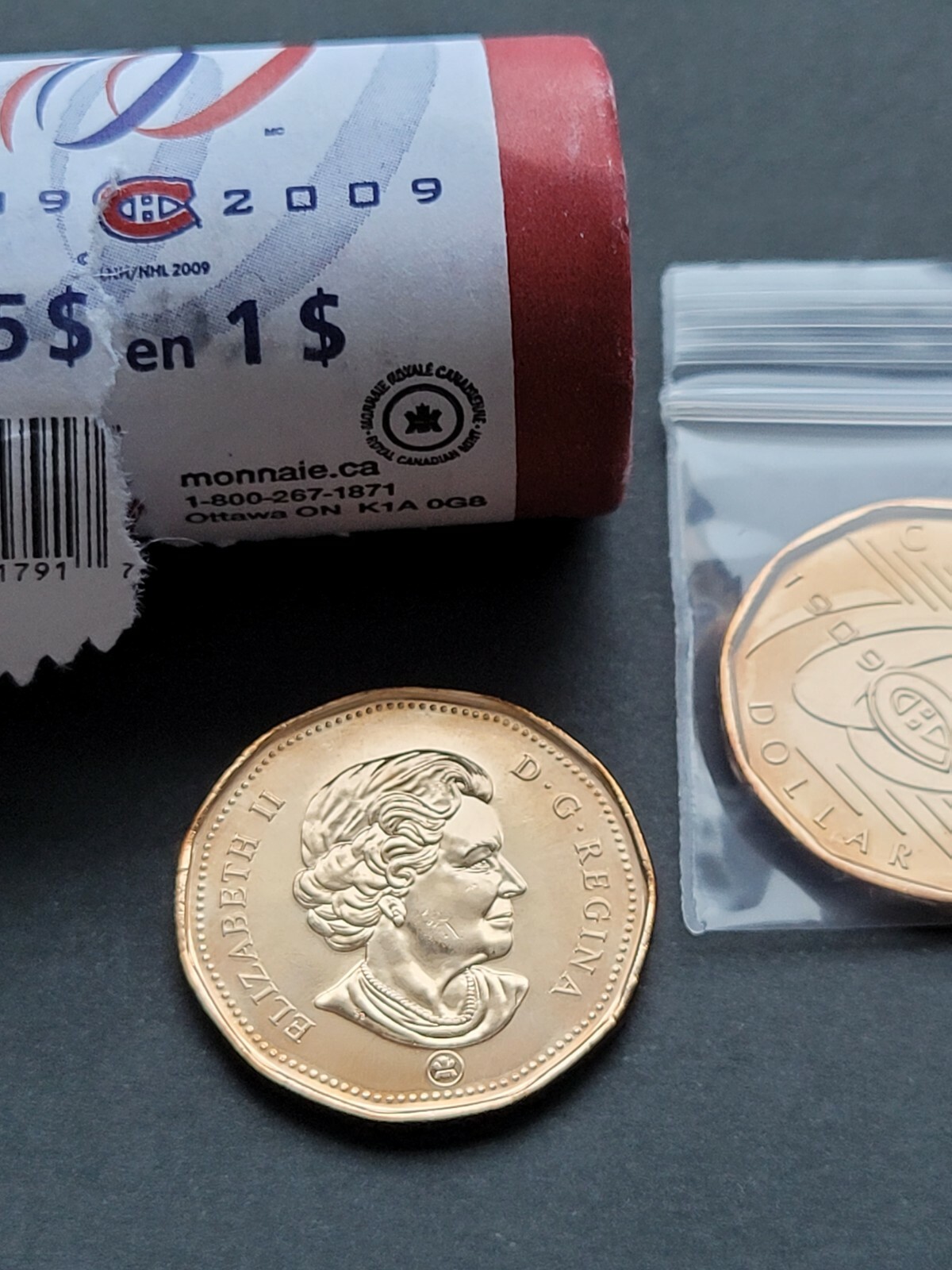 *** CANADA LOONIE 2009 *** MONTREAL CH *** FROM MINT ROLL ***
