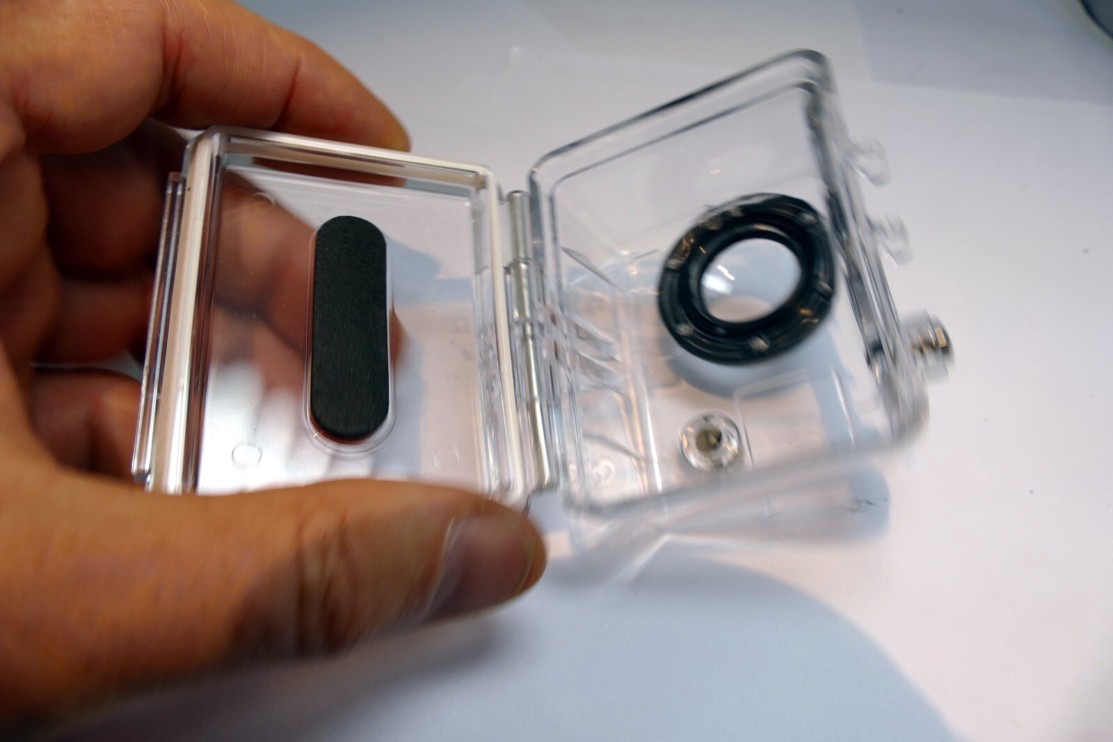 GoPro HERO plastic hard case housing - missing locking buckle