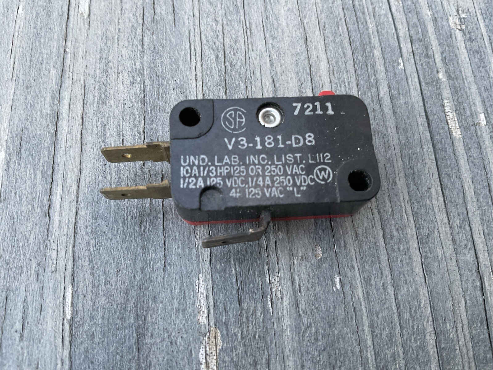 Micro Switch V3-181-D8  Switch Microswitch NOS