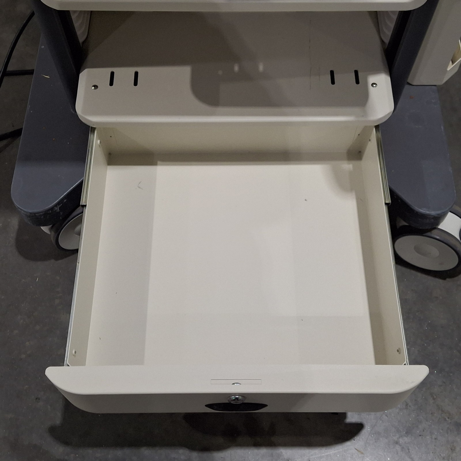 Karl Storz 9606 Video Tower Cart