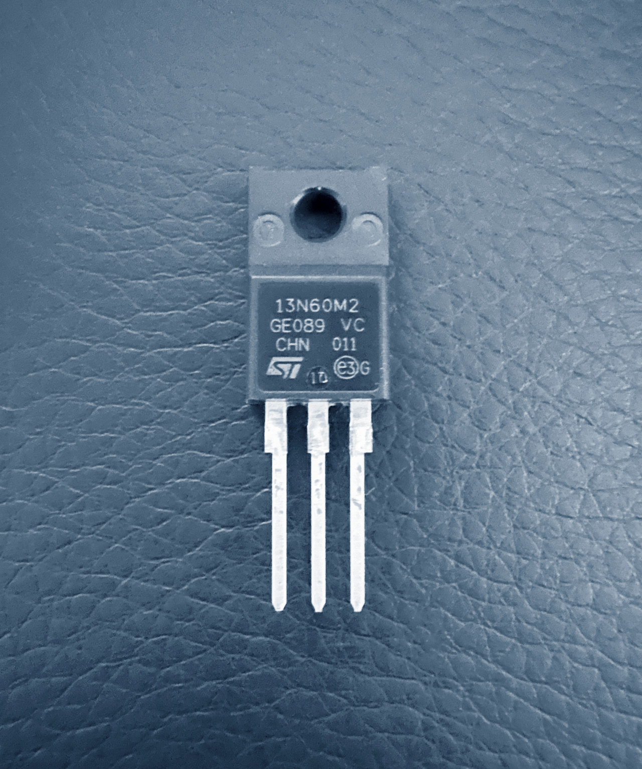 5X STF13N60M2 13N60M2 ST N-Ch Power MOSFET 600V 11A 380mOhm 25W TO-220FP 5Pcs