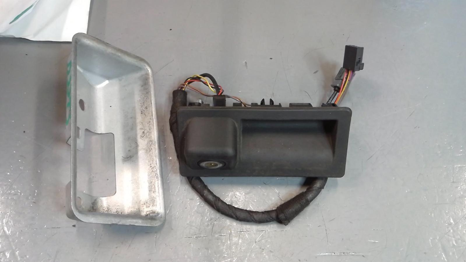 VOLKSWAGEN PASSAT Camera/Projector 561827566C W/COVER  B3573