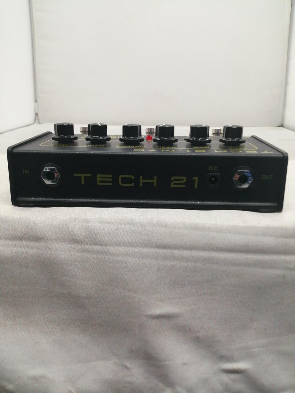 TECH21 SANSAMP BASS DRIVER DI effector