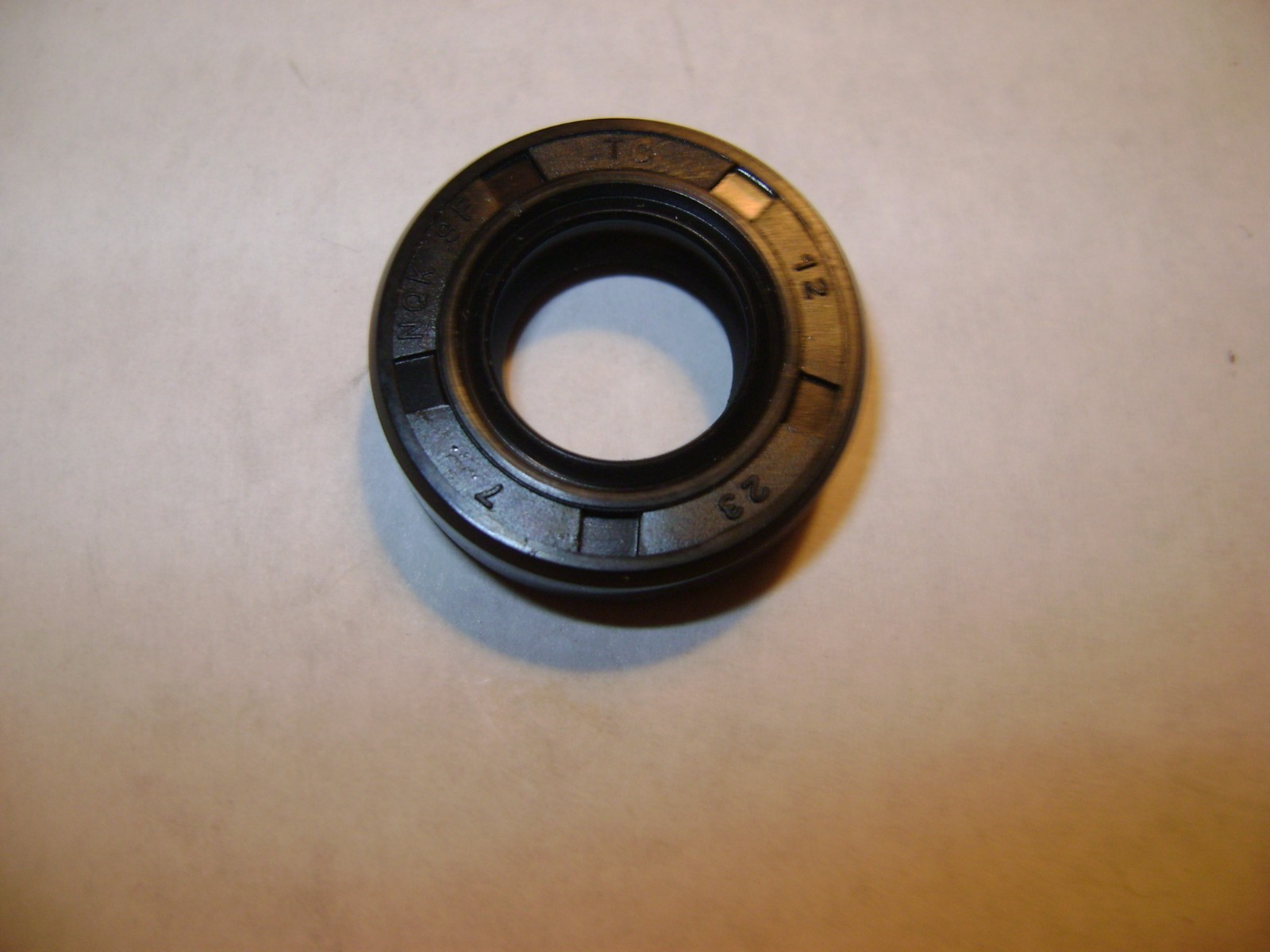 NEW TC 12X23X7 DOUBLE LIPS METRIC OIL / DUST SEAL 12mm X 23mm X 7mm