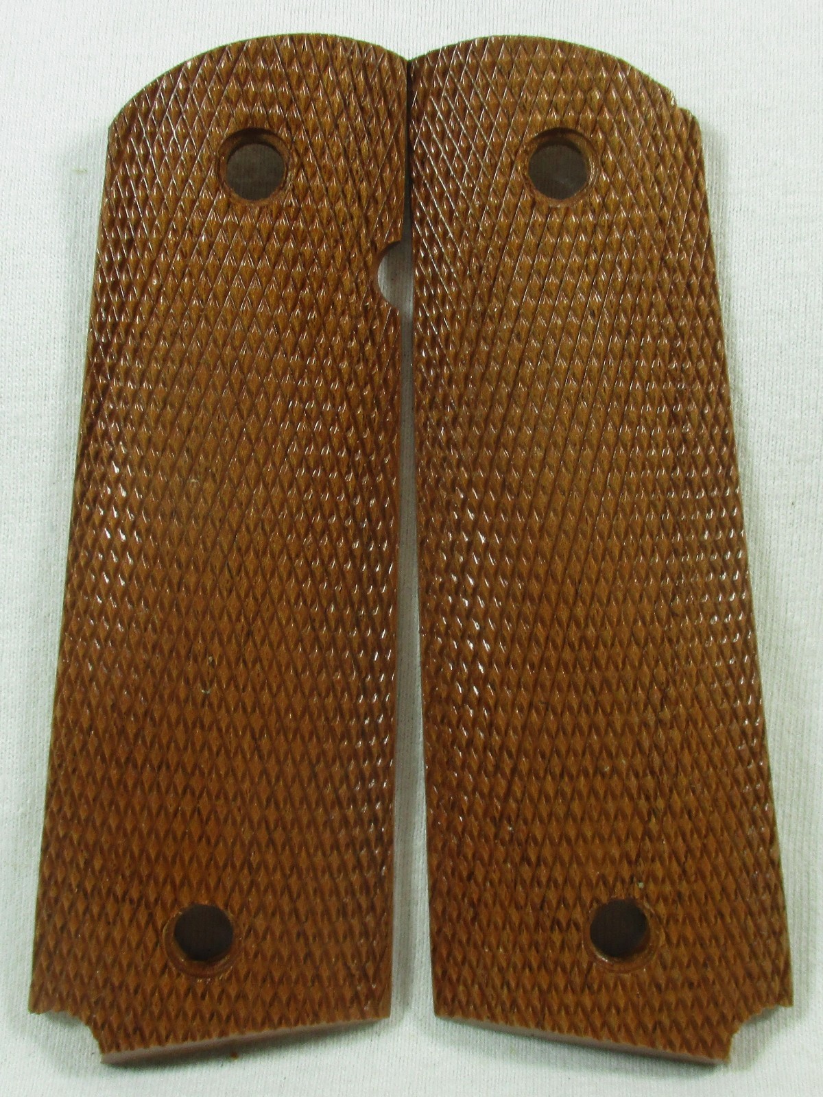 New, Wood Checkered Grips for Colt 1911 Full Size Government ,Clone, Kimber