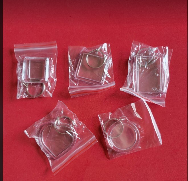 1 Keychain 2pc. Picture Holder Keychain Assorted Shapes
