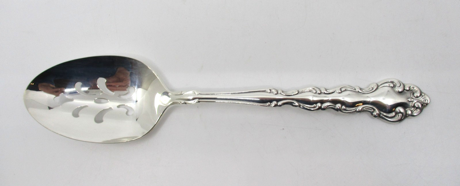 ONEIDA SILVERPLATE MODERN BAROQUE PIERCED TABLESPOON / SERVING SPOON -8 1/2" 03Q