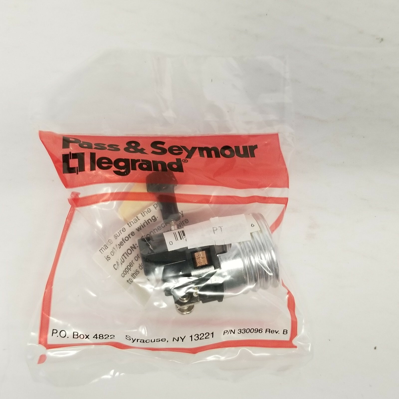 Legrand Pass & Seymour 10083-M Interior Turn Knob, Medium Base, 250W, 250V, New