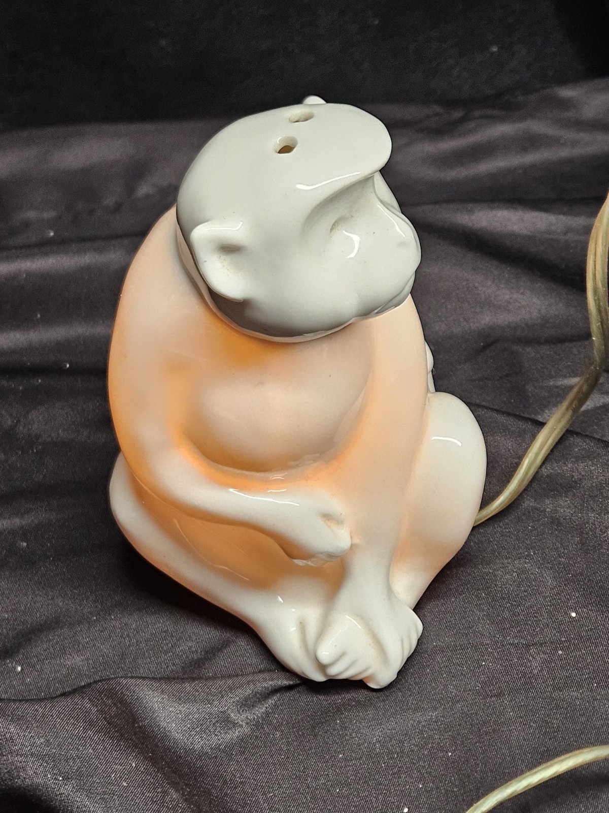 Vintage 1981 Japan Seated MONKEY NIGHT LIGHT Table Lamp Ceramic Monkey 6" tall