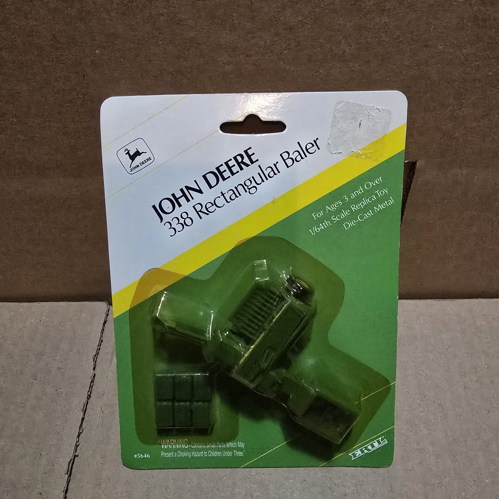 Ertl John Deere 338 Rectangular Baler 1:64 Die Cast Green Unopened Box 5646