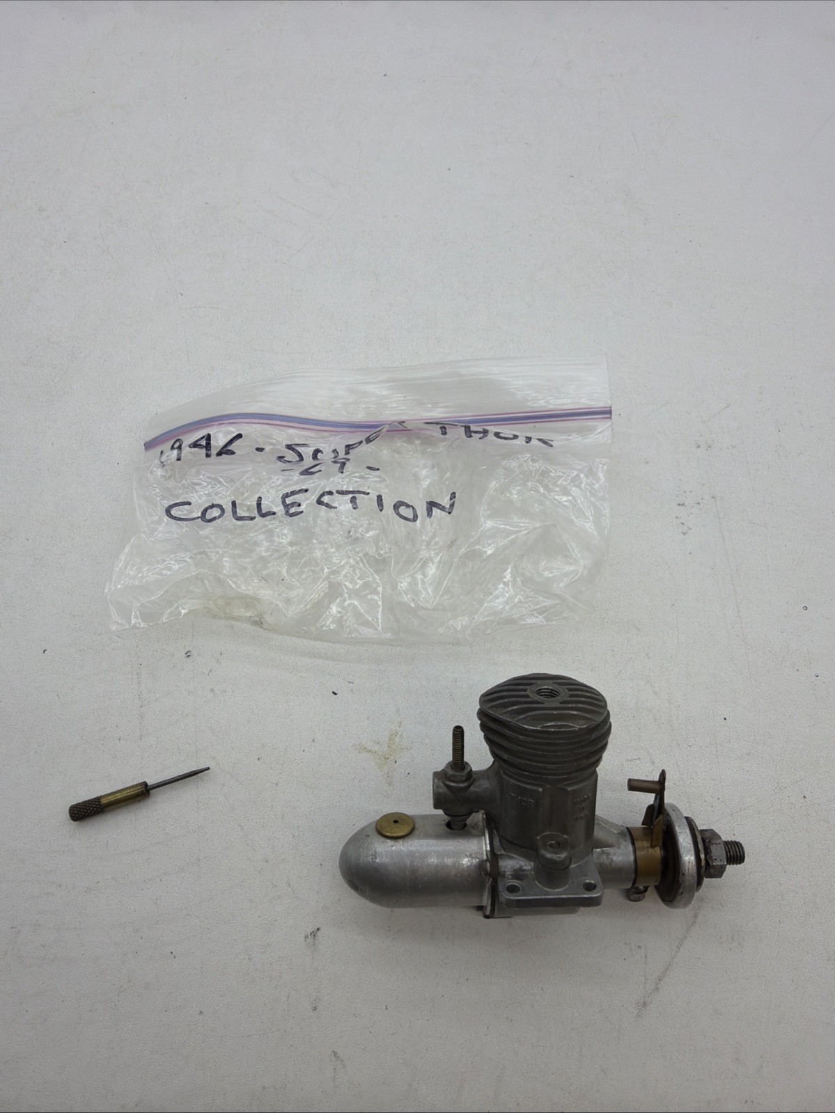 VINTAGE 1948 Super THOR 29 GAS MODEL C/L AIRPLANE ENGINE GOOD COMPRESSION M11