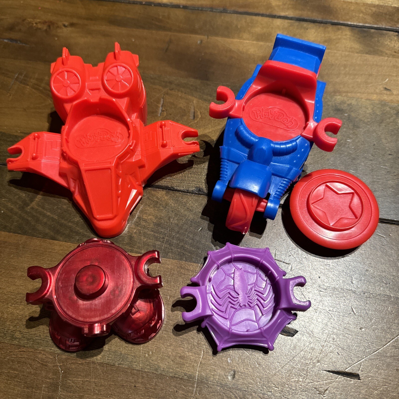 Play Doh Marvel Spiderman Venom Captain America Iron Man Can Heads Play Set