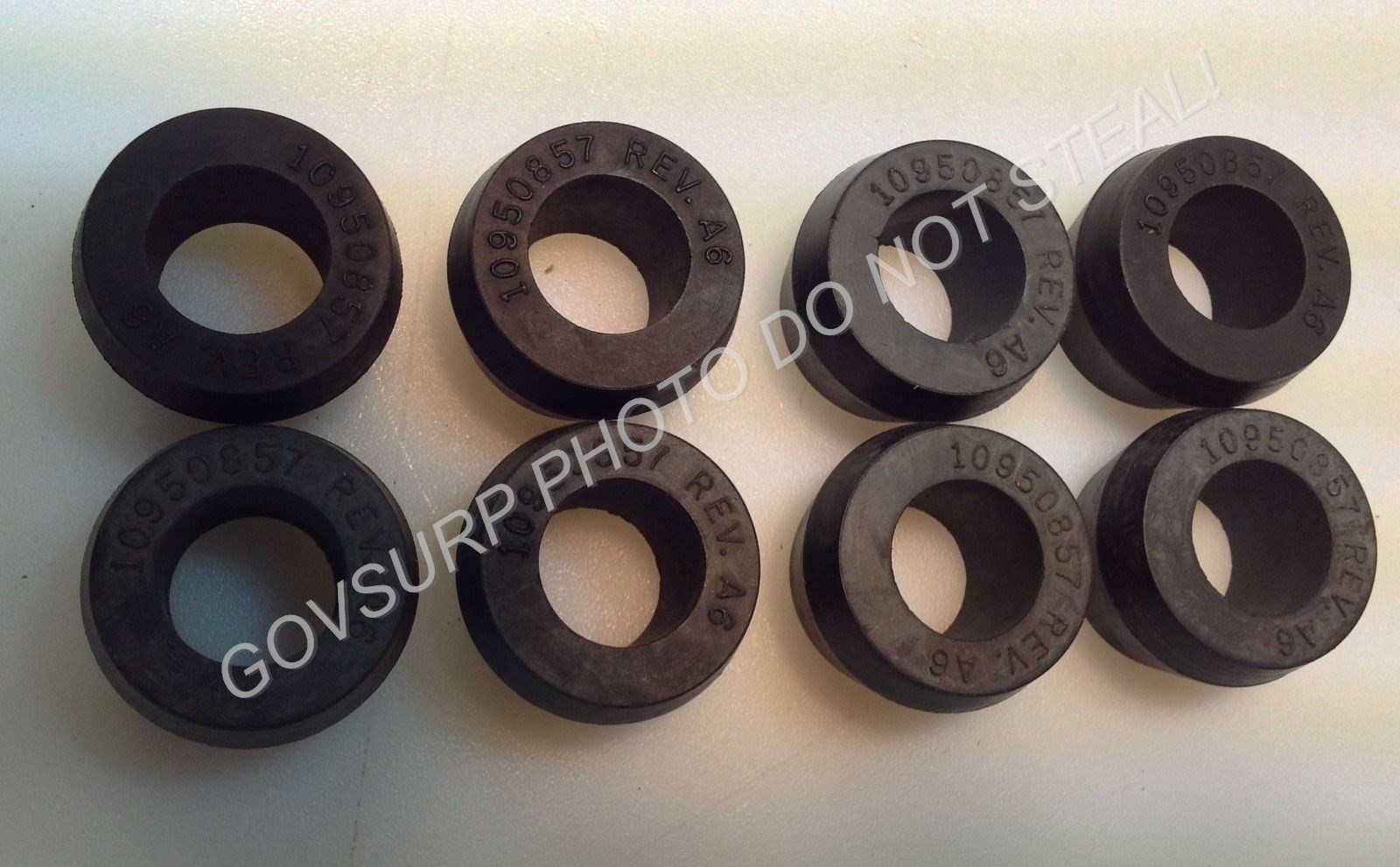 BUSHING REAR SHOCK ABSORBER M151 & M151A1 MUTT 8EA 10950857 NSN 5365-00-927-9397