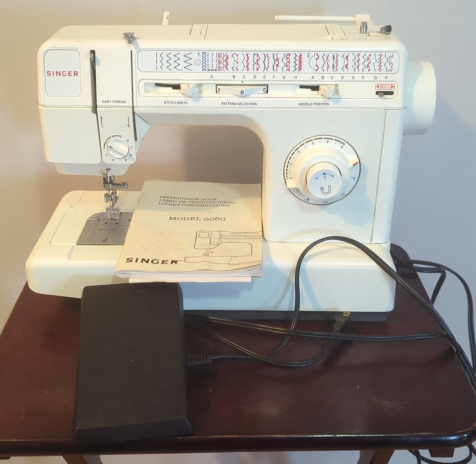 Vintage Singer Model 5050C Sewing Machine w/ Foot Pedal & Manuals & Accessories