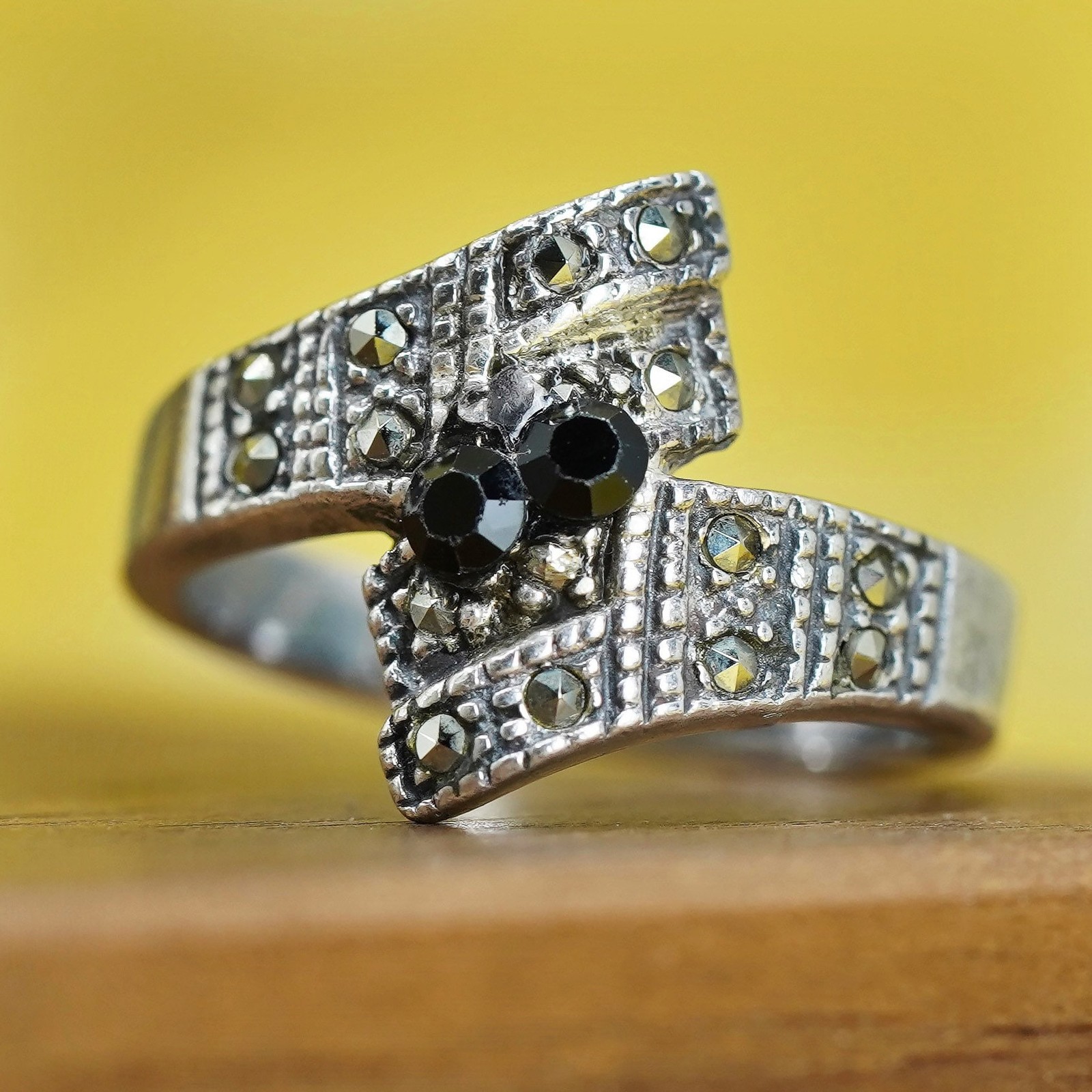 Size 4.5 vintage Sterling silver 925 ring, southwestern obsidian marcasite