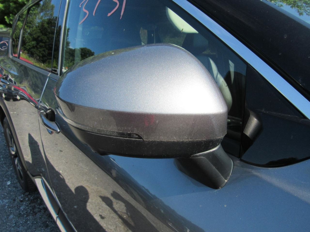 ROGUE 2023 Glove Box 1059369