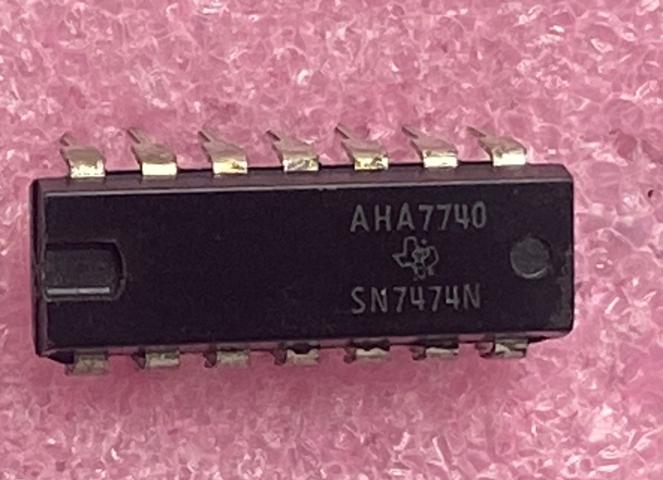Texas Instruments SN7474N dual D flip-flop set/reset Integrated Circuit