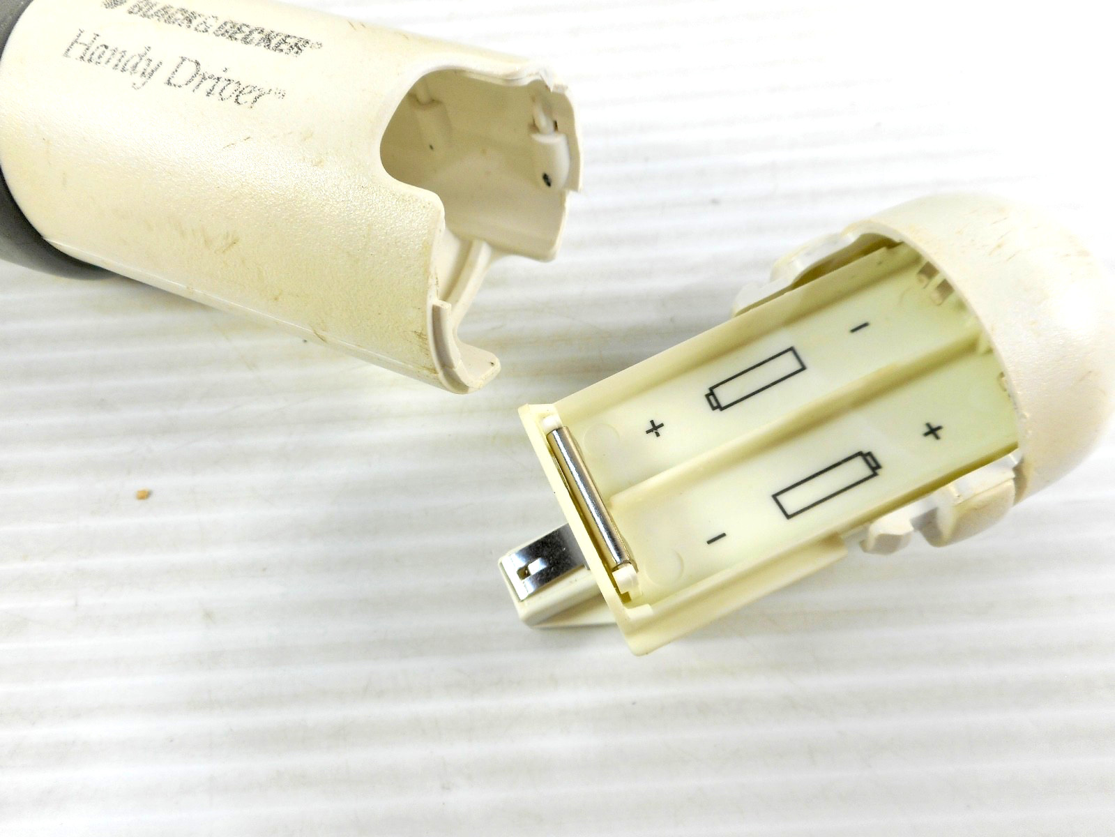 Black & Decker Battery Powered Screwdriver Handy Driver Tested