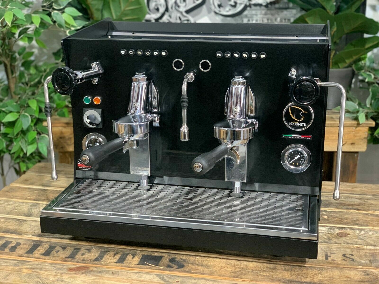 BRUGNETTI GUILIA MANUFACTUM 2 GROUP BLACK ESPRESSO COFFEE MACHINE COMMERCIAL